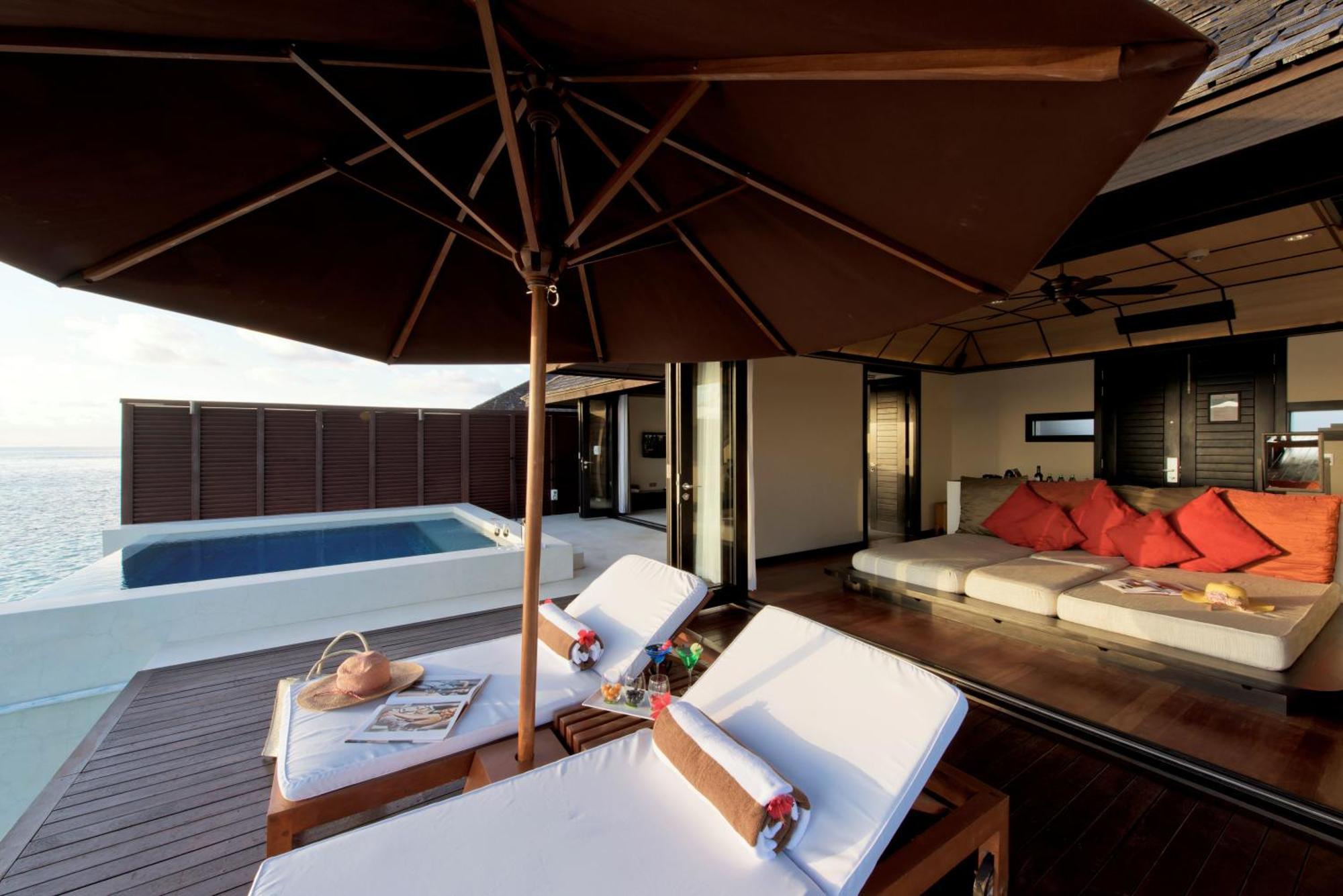 Lily And 5* Huvahendhoo Island