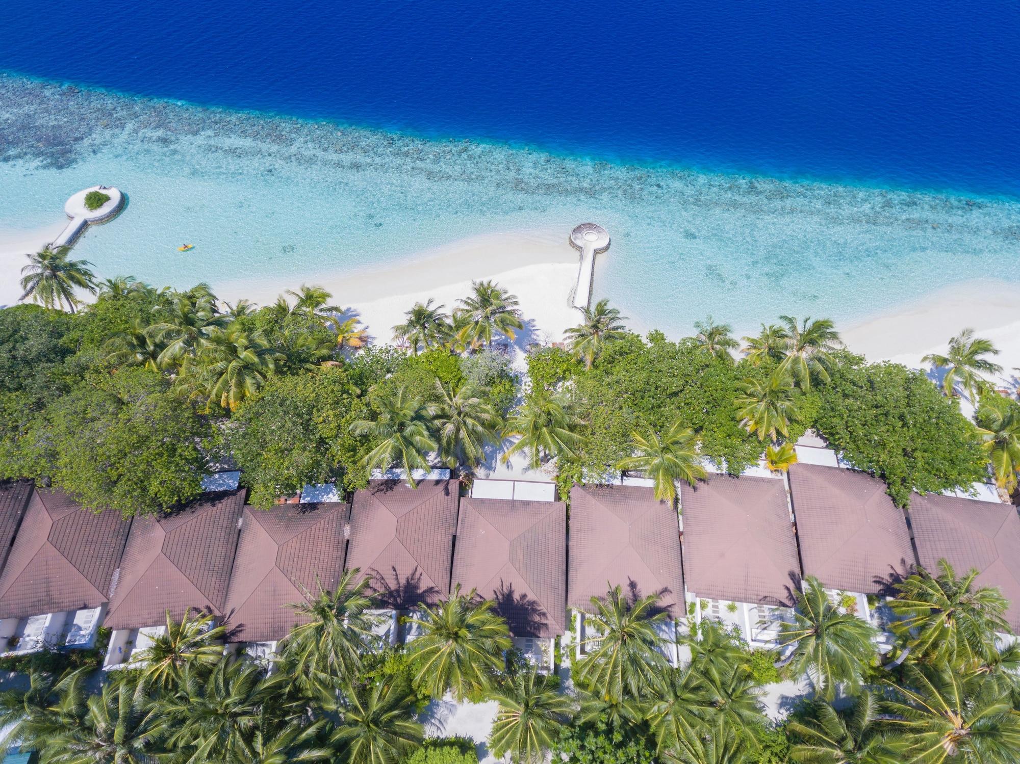 Lily And 5* Huvahendhoo Island