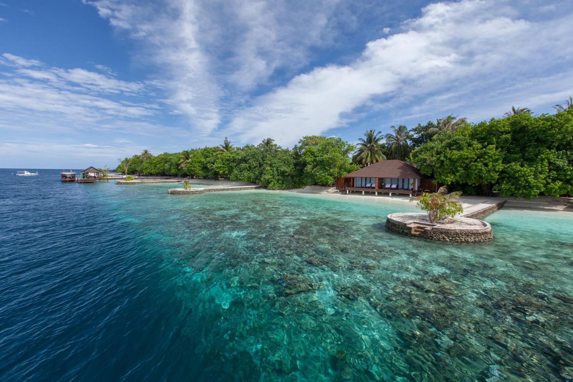 Lily And 5* Huvahendhoo Island
