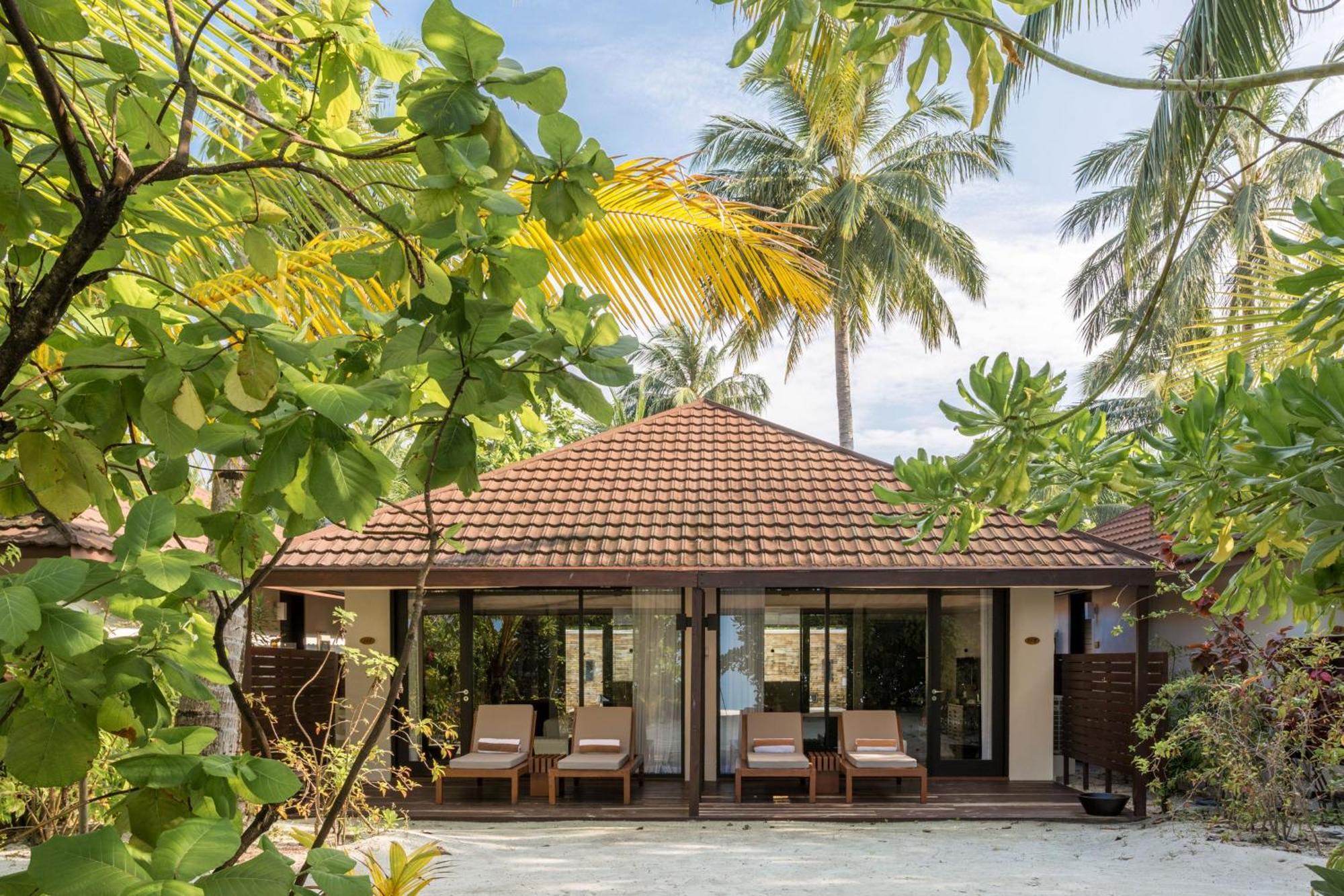 Station touristique Lily And Huvahendhoo Island