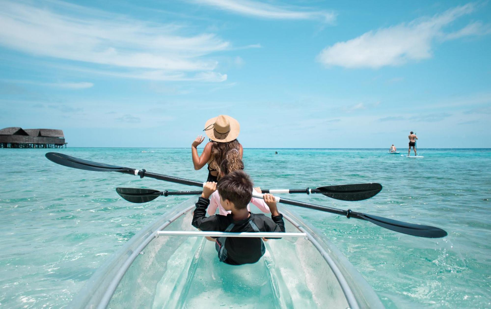 Lily And Huvahendhoo Island